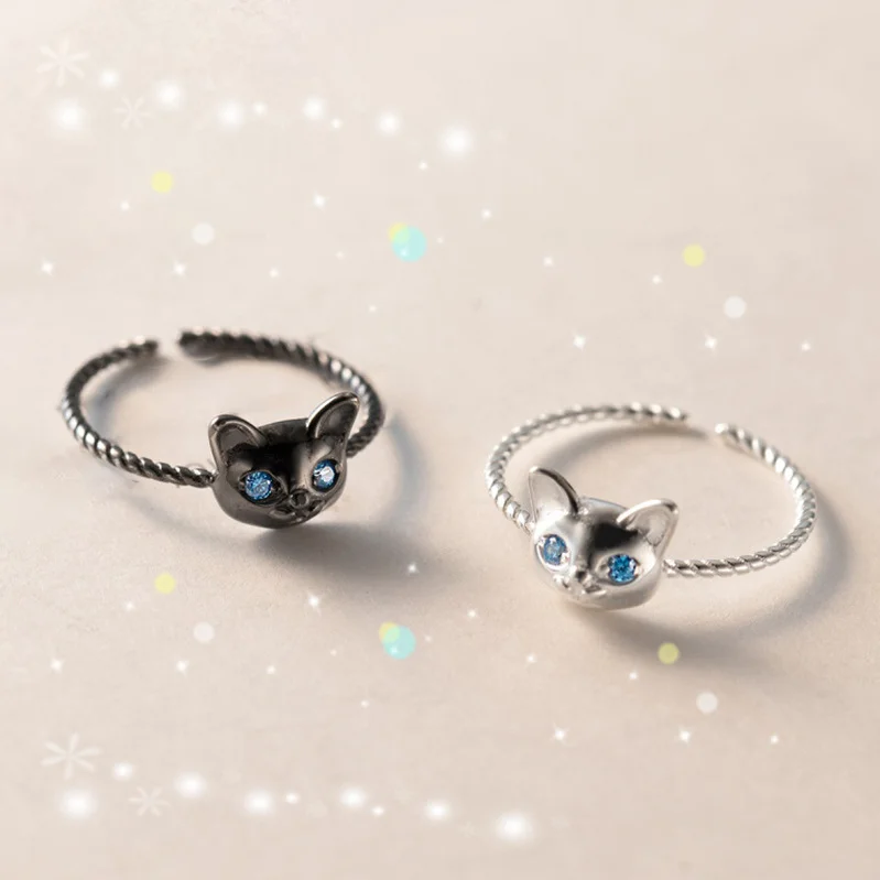 Blue Eyed Cat Twist Ring