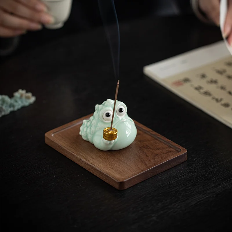 Wide-Eyed Toad Incense Holder