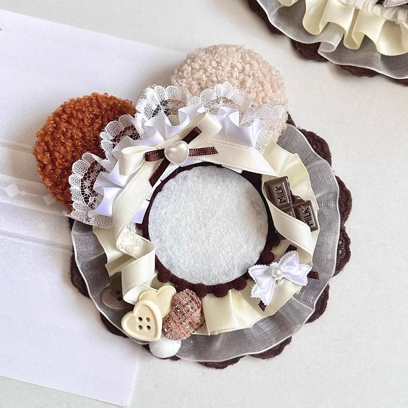 Ruffled Lace Badge Holder